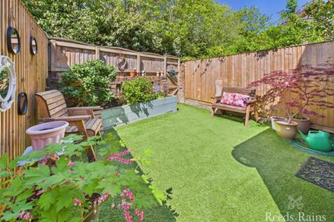 Falsgrave Road, North Yorkshire YO12 3 bed terraced house for sale