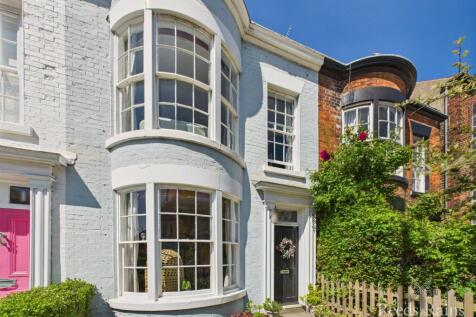 Falsgrave Road, North Yorkshire YO12 3 bed terraced house for sale