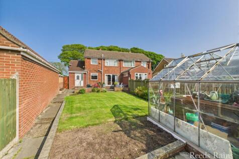 Church Lane, Scarborough YO11 3 bed semi