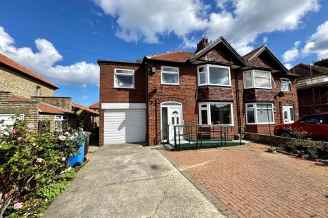 4 bedroom semi-detached house for sale