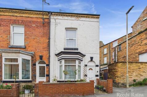 Trafalgar Road, North Yorkshire YO12 3 bed end of terrace house for sale