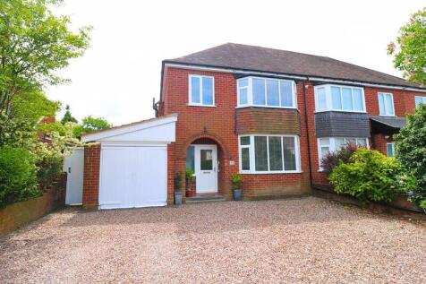 3 bedroom semi-detached house for sale