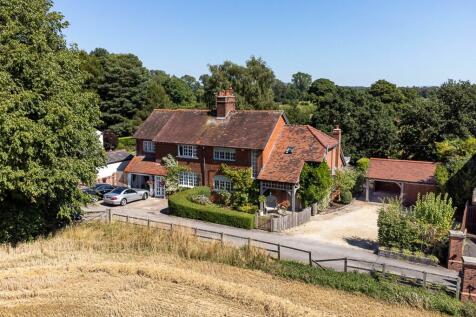 Warford Hall Drive, Alderley Edge, SK9 4 bed semi