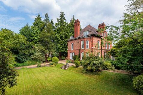 6 bedroom detached house for sale