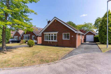 Clay Heyes, Chelford, SK11 2 bed detached bungalow for sale