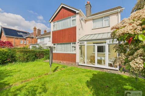 2 bedroom ground floor flat for sale