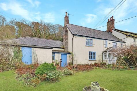 4 bedroom end of terrace house for sale