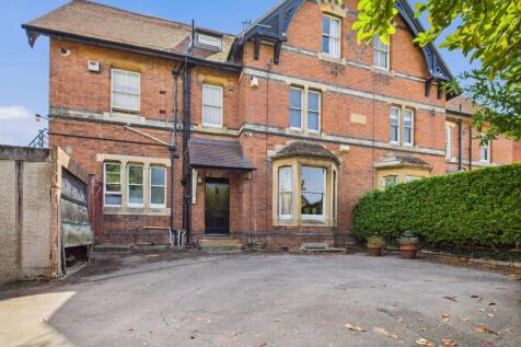 9 bedroom semi-detached house for sale