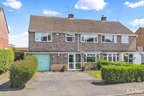 4 bedroom semi-detached house for sale