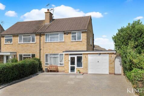 Chestnut Road, Astwood Bank, Redditch 3 bed semi
