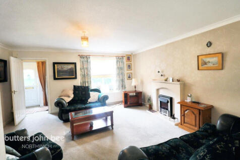 Moorlands Park, Northwich 3 bed detached house for sale