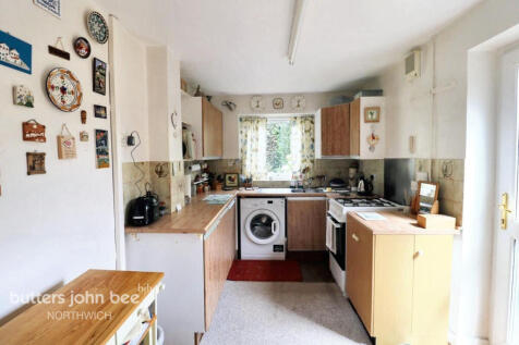 Moorlands Park, Northwich 3 bed detached house for sale