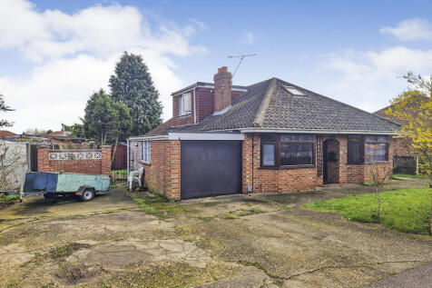 4 bedroom detached bungalow for sale