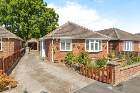 2 bedroom detached bungalow for sale