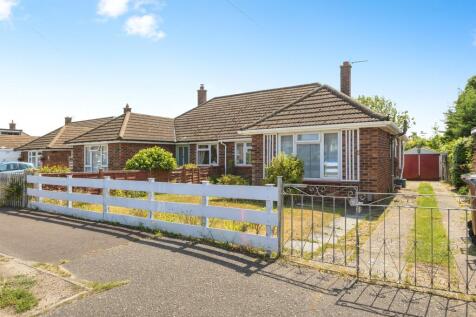 3 bedroom semi-detached bungalow for sale