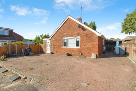 4 bedroom detached bungalow for sale