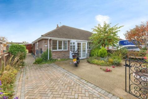 2 bedroom semi-detached bungalow for sale