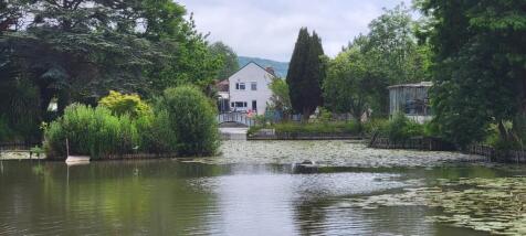 8 bedroom detached house for sale