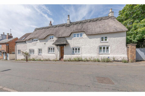 4 bedroom cottage for sale