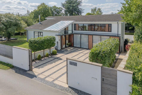 Peatling Magna LE8 4 bed detached house for sale