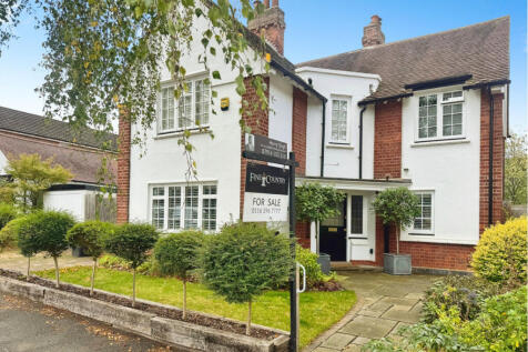 Leicester LE2 3 bed detached house for sale