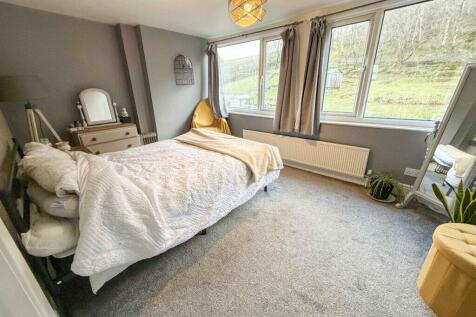 Market Street, Whitworth, Rochdale 3 bed terraced house for sale