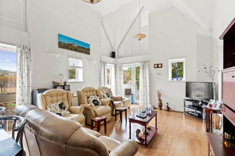 Beaconsfield Road, Dover, CT16 2 bed flat for sale