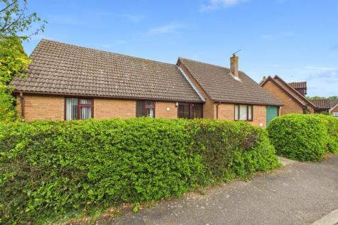 Harvesters Way, Martlesham Heath... 3 bed bungalow for sale