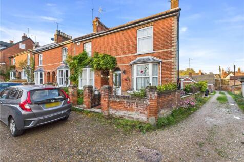 2 bedroom end of terrace house for sale