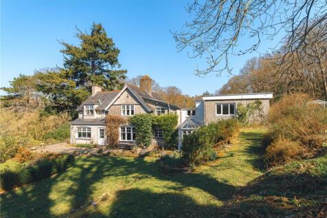 6 bedroom detached house for sale