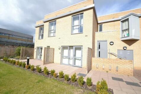 Studio flat for sale