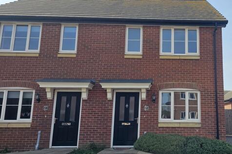 2 bedroom semi-detached house for sale