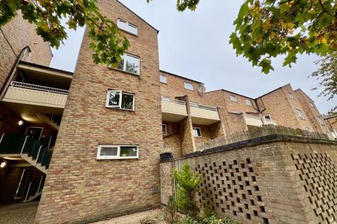 2 bedroom maisonette for sale