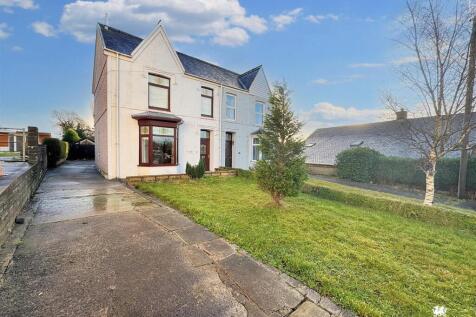 4 bedroom semi-detached house for sale