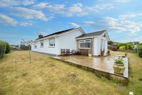 Llanungar Lane, Solva, Haverfordwest 3 bed detached bungalow for sale