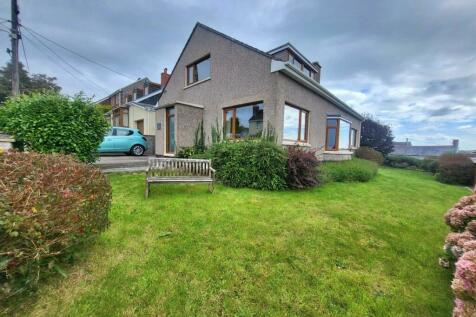 4 bedroom detached bungalow for sale