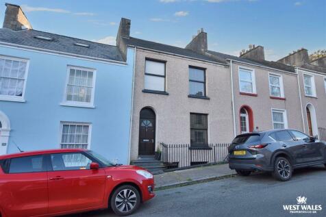 4 bedroom terraced house for sale