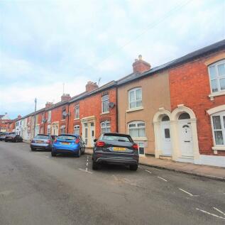 5 bedroom terraced house for sale