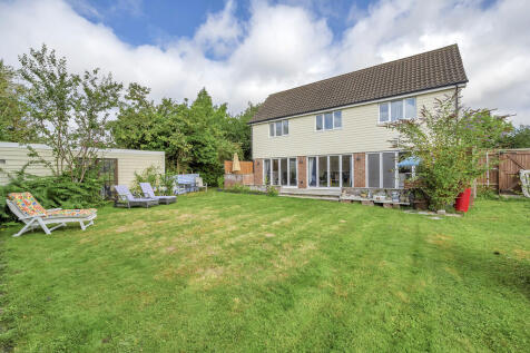 6 bedroom detached house for sale