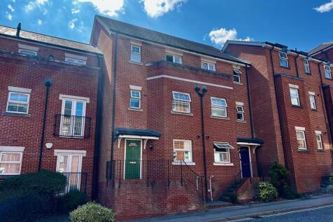 4 bedroom town house for sale