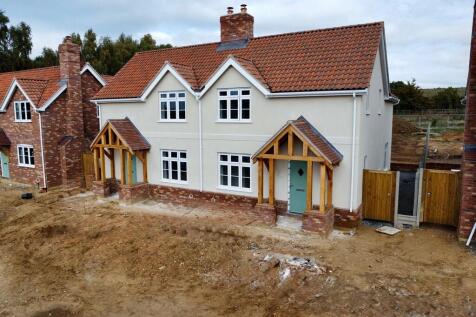 3 bedroom semi-detached house for sale