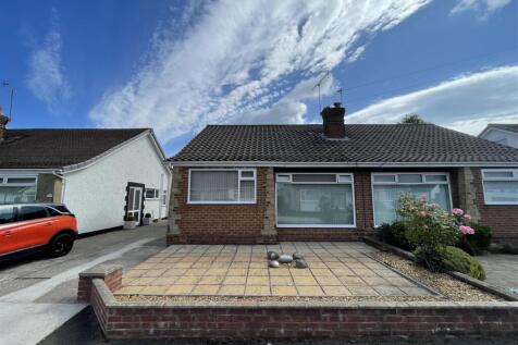 2 bedroom semi-detached bungalow for sale