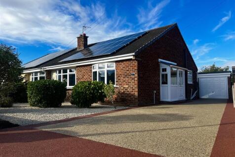 2 bedroom semi-detached bungalow for sale