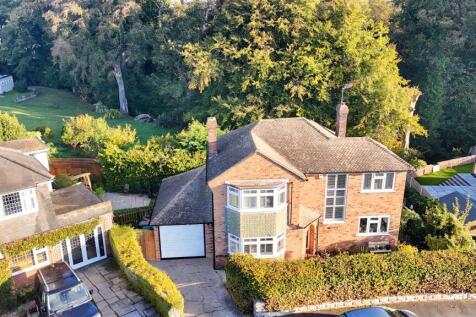 Low Wood Grove, Barnston 3 bed detached house for sale