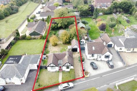 Centre Drive, Newmarket 2 bed detached bungalow for sale