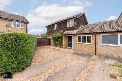 3 bedroom link detached house for sale