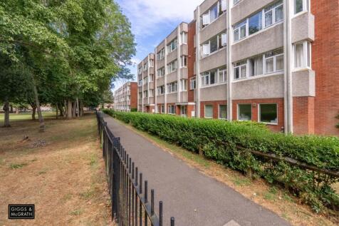 2 bedroom maisonette for sale