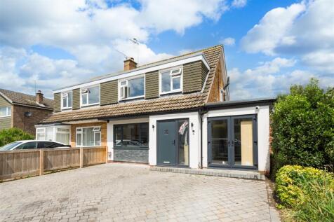 3 bedroom semi-detached house for sale