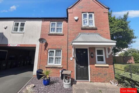 3 bedroom link detached house for sale