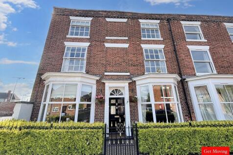 5 bedroom semi-detached house for sale